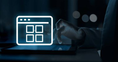 Üçüncü-Parti API Entegrasyonları, kendi uygulamanızın işlevselliğini artırmak ve dış özellikleri kaldıraç olanağı sağlamak için diğer hizmetler veya platformlardan dış API 'leri bağlamayı içerir