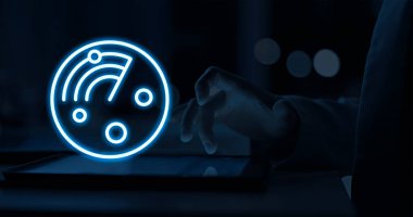  Siber güvenlikteki risk ve maruz kalma yönetimi, sürekli olarak belirleme, değerlendirme, öncelik verme ve potansiyel tehdit ve savunmasızlıkları azaltma sürecine atıfta bulunur.