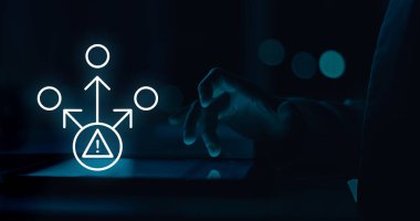  IoT ve OT Birleşmiş Güvenlik ve İşletim Verimliliği için Siber ve Fiziksel Sistemleri Köprüleme Yakınsaması