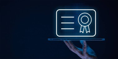 SSL Sertifika Yönetimi, istemciler ve sunucular arasındaki güvenli iletişimi sağlamak için güvenli Soket Katmanı (SSL) sertifikalarının edinilmesi, yerleştirilmesi, izlenmesi, yenilenmesi ve iptal edilmesi sürecine verilen isimdir.