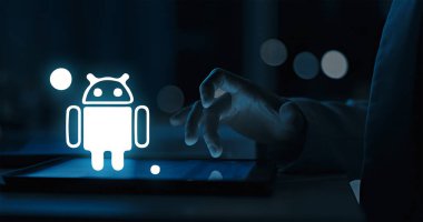 Android, akıllı telefonlar ve tabletler gibi dokunmatik ekran cihazları için Google tarafından geliştirilen mobil işletim sistemidir.