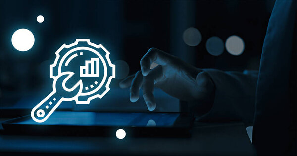 Ручное тестирование - это процесс ручного выполнения тестовых случаев без использования средств автоматизации для выявления ошибок, обеспечения функциональности программного обеспечения и проверки правильности поведения приложения.