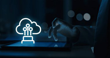 Direct Connect, müşterinin binadaki veri merkezinden AWS 'ye güvenli ve adanmış ağ bağlantılarını sağlayan bir ağ servisidir.