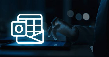 Modern İletişim 'de Ekran Görünümünün Arkasında Nabız