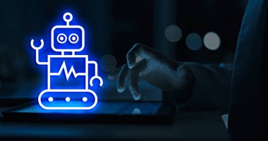 Otomatik yedekler, elle müdahale olmaksızın veri kopyalarını düzenli olarak kaydeden, zarar, yolsuzluk ve kazara silinmeye karşı koruma sağlayan programlanmış süreçlerdir.