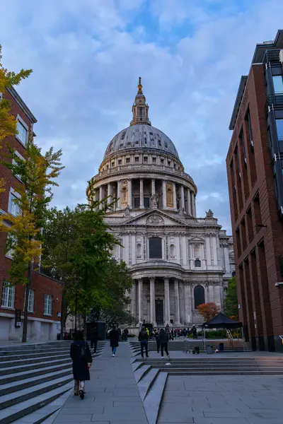 St. Pauls Katedrali, akşam üstü, Londra.