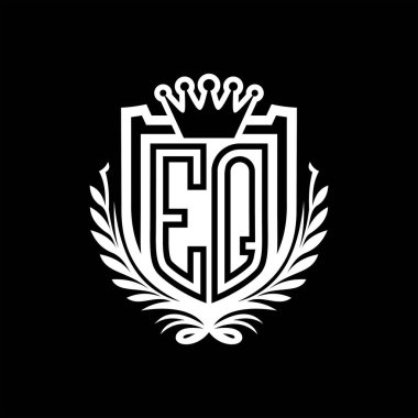 EQ Harf logosu kraliyet kalkanı şeklinde ve kaplama şeklinde, siyah arkaplan şablonu dizaynında vintage kalkan