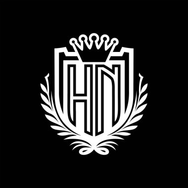 HN Letter logosu kraliyet kalkanı şeklinde ve taç, siyah arkaplan şablonu üzerinde vintage kalkan.