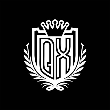 QX Harf logosu kraliyet kalkanı şeklinde ve taç, siyah arkaplan şablonu dizaynında vintage kalkan