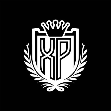 XP Harf logosu kraliyet kalkanı şeklinde ve taç, siyah arkaplan şablonu dizaynında vintage kalkan