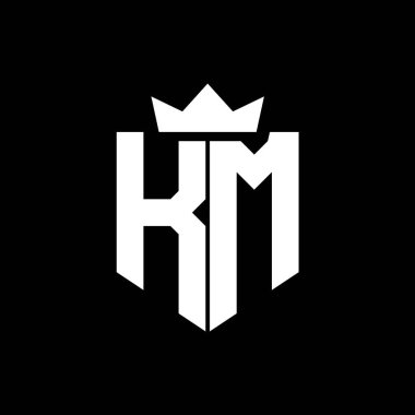 Sivri uçlu ve kalın yazı tipli bir kalkanın KM logo vektör görüntüsü