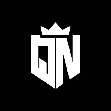 Sivri uçlu ve kalın yazı tipi olan keskin geometrik tarzda bir kalkanın QN logo vektör görüntüsü