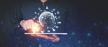 El ele tutuşan sanal Global Internet bağlantısı metaverse. İş dünyası küresel internet bağlantısı uygulama teknolojisi ve dijital pazarlama, Finansal ve bankacılık, Dijital bağlantı teknolojisi, büyük veri.