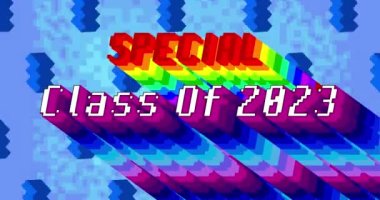 Özel 2023 sınıfı metin. Siyah arkaplanda gökkuşağı renginde uzun katmanlı çok renkli gölgesi olan 4k animasyon kelimesi.