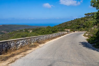 İyi havada Carmel Dağı Ulusal Parkı manzarası