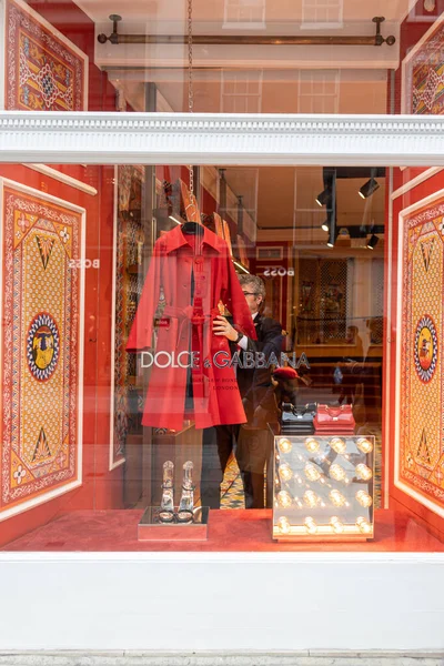 London December 2022 Dolce Gabbana Karácsonyi Kirakat Piros — Stock Fotó