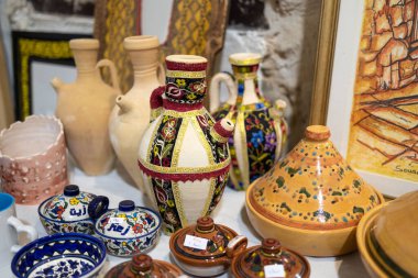 many earthenware vessels are for sale