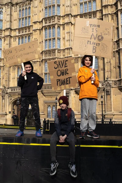 Londres Reino Unido 2023 Big One Demonstration Crianças Segurando Cartazes — Fotografia de Stock