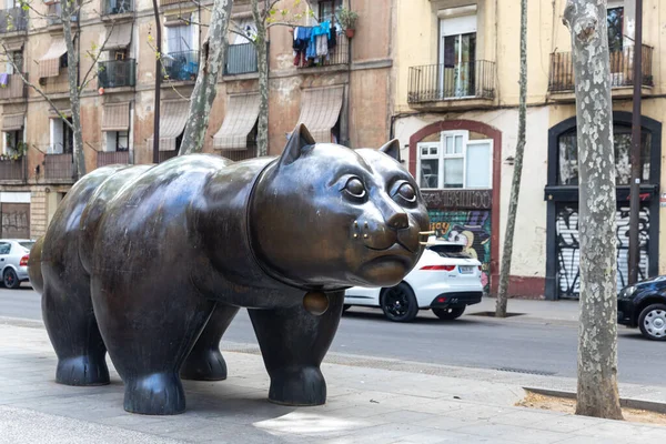 Барселона Испания Апреля 2023 Года Бронзовая Скульптура Фернандо Ботеро Кот — стоковое фото