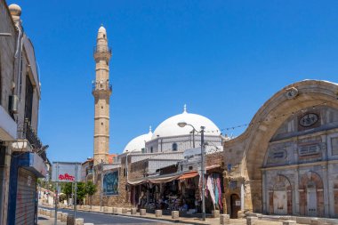 TEL AVIV YAFO - 23 Kasım 2022: Mahmoudiya Camii Tel Aviv Yafo, İsrail. Mahmoudiya Camii, şu anda Tel Aviv 'in en büyük kentinin bir parçası olan Jaffa' nın en büyük ve en önemli camii..