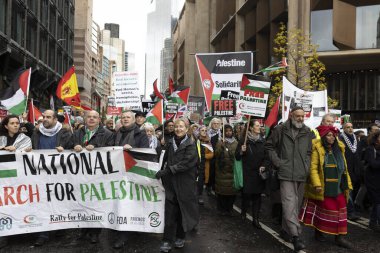 Londra, İngiltere - 9 Aralık 2023, Binlerce Filistin yanlısı protestoya katıldı. Pro Filistin miting yürüyüşü