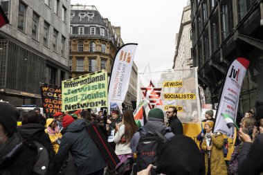 Londra, İngiltere - 9 Aralık 2023, Binlerce Filistin yanlısı protestoya katıldı. Pro Filistin miting yürüyüşü