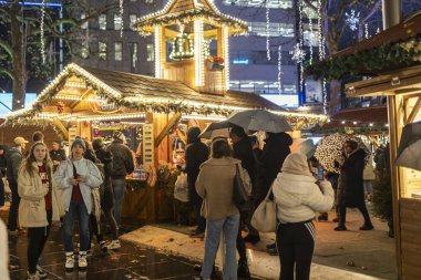 Leicester Meydanı 'nda Noel Pazarı - Londra, Birleşik KINGDOM - 20 ARALIK 2023