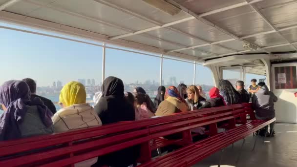 Istanbul Turquie Mars 2024 Les Passagers Ferry Prennent Selfies Avec — Video