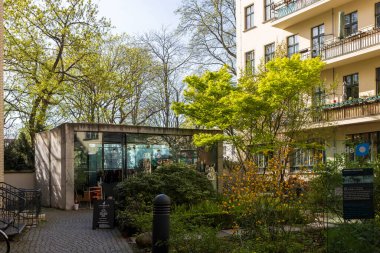 BERLIN, Almanya, 16 Mayıs 2024, Hackesche Hfe, Berlin 'in merkezinde Hackescher Markt' a komşu olan önemli bir avlu kompleksi.. 