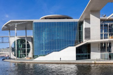 Berlin, Almanya 9 Mayıs 2024 Marie-Elisabeth-Lders-Haus, Luisenblock olarak da bilinir.,