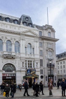 Londra, İngiltere - 24 Kasım 2024, The Facade of The Criterion Theatre, Piccadilly Circus 'ta bir West End tiyatrosu.