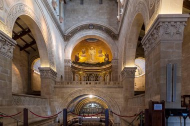 Tabor Dağı, İsrail 3 Şubat 2025: Tabor Dağı 'nın batı cephesinde İsa' nın Bazilikası 'ndaki görüntüsüyle mahzen.