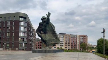 Varşova, Polonya, 1 Eylül 2024, Kociuszko Piyade Tümeni Askerlerin Varşova Ayaklanmasına yardım etme girişimi anısına 