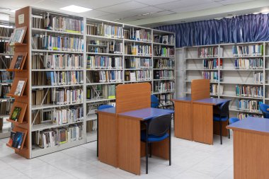 Baqa al-Gharbiya, İsrail, 22 Mayıs 2025, El-Kasemi Akademik Kolej Kütüphanesinin Sessiz Bölümü.