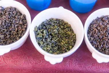 Markette Tatmak İçin Gevşek Yaprak İçecekler