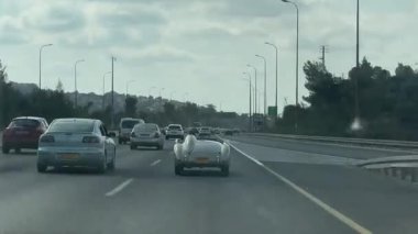 Tel Aviv, İsrail, 27 Eylül 2025, Morgan Aero 8 spor araba yolda ilerliyor.