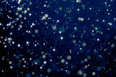 Siyah arka plan ile Soyut Mavi bokeh