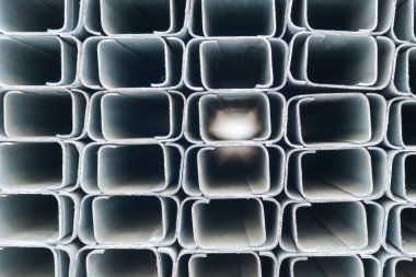 İnşaat alanında çelik malzeme, inşaat için çelik kutu.