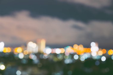 Arkaplan için gece kullanımında Bokeh şehir ışığı bulanıklığı