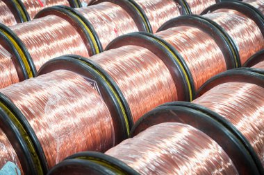 Elektrik ve telekomünikasyon endüstrisinde kullanılan bakır kabloların saf bakır çekirdek elementi üretimi