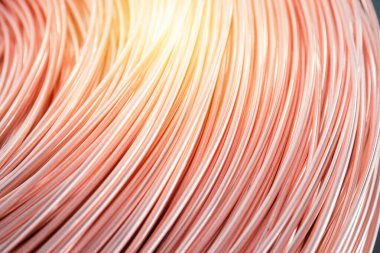 Elektrik ve telekomünikasyon endüstrisinde kullanılan bakır kabloların saf bakır çekirdek elementi üretimi