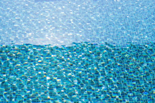 Kék Aqua Medencében Hullámzó Vízzel — Stock Fotó