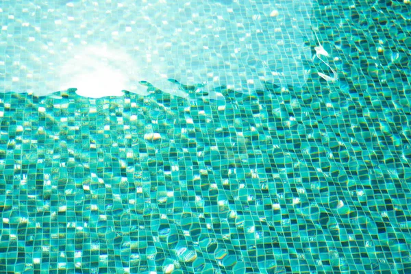 Blauwe Aqua Zwembad Met Rimpelwater — Stockfoto