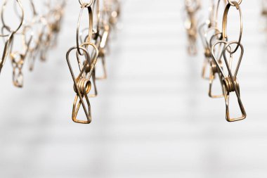 Paslanmaz çelik mandal paslanana kadar uzun hizmet hayatı.