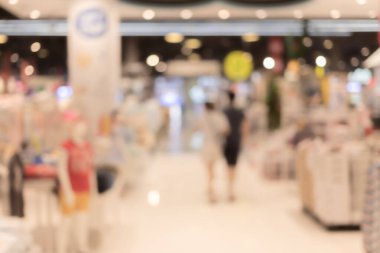 Bulanık görüntü alışverişi bir alışveriş merkezinde ekonomiyi canlandırıyor..