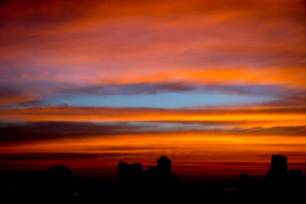 Immagine Sfocata Sunset Sky Con Città Sullo Sfondo Dell Ombra — Foto Stock
