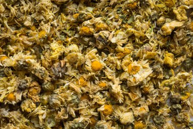 Kurutulmuş Kasımpatı 'nın yakınında, bitki genellikle sağlık içeceği olarak kullanılır.