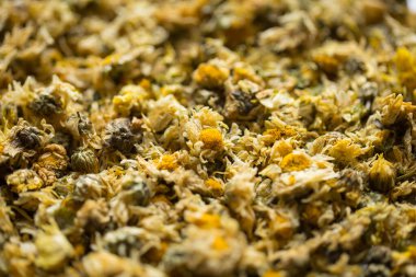 Kurutulmuş Kasımpatı 'nın yakınında, bitki genellikle sağlık içeceği olarak kullanılır.