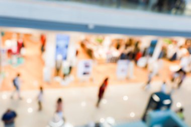 Daha az kalabalık Coronavirüs 'ten sonra mağazalardaki bulanık görüntüler