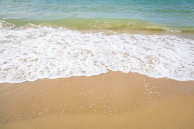 Tayland 'ın Pattaya kentindeki doğal plajlar, yabancı turistler için favori bir tatil beldesi..